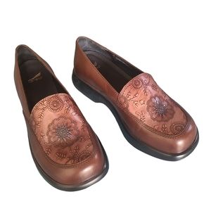 Dansko Tooled Leather Brown Clogs 41